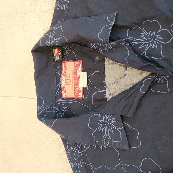 Authentic Hawaiian shirt - Picture 2 of 6